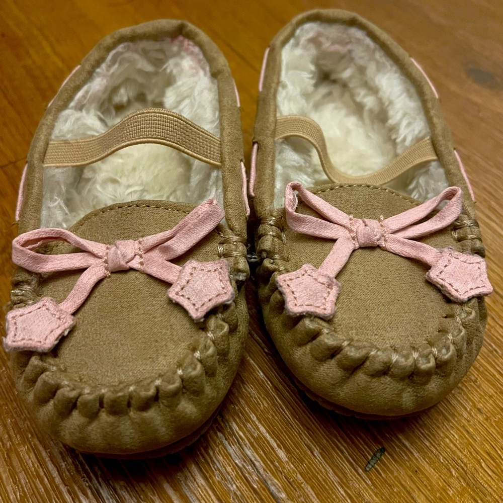 Toddler girl moccasin slippers